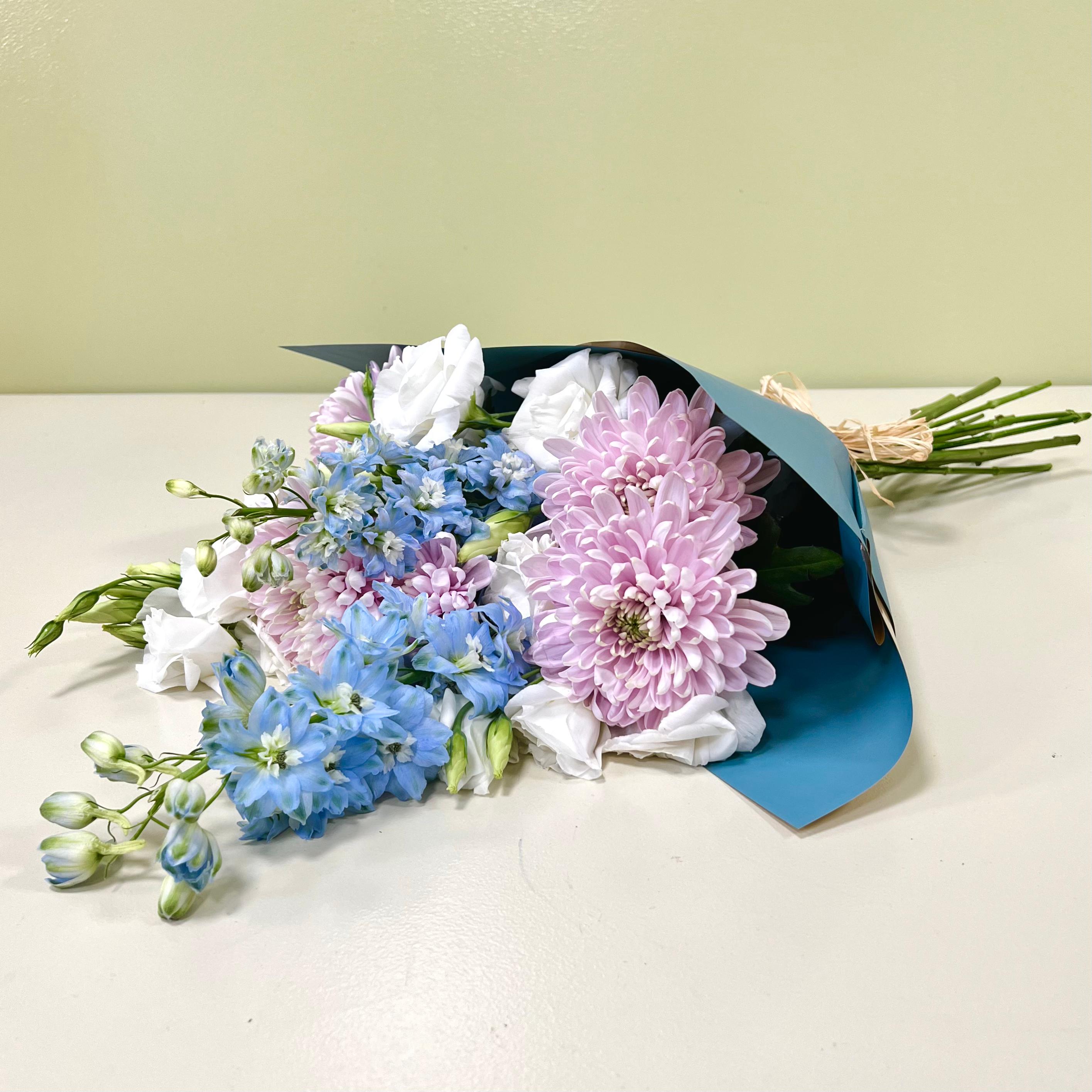 Ramo Delphinium & Lisianthus | F14