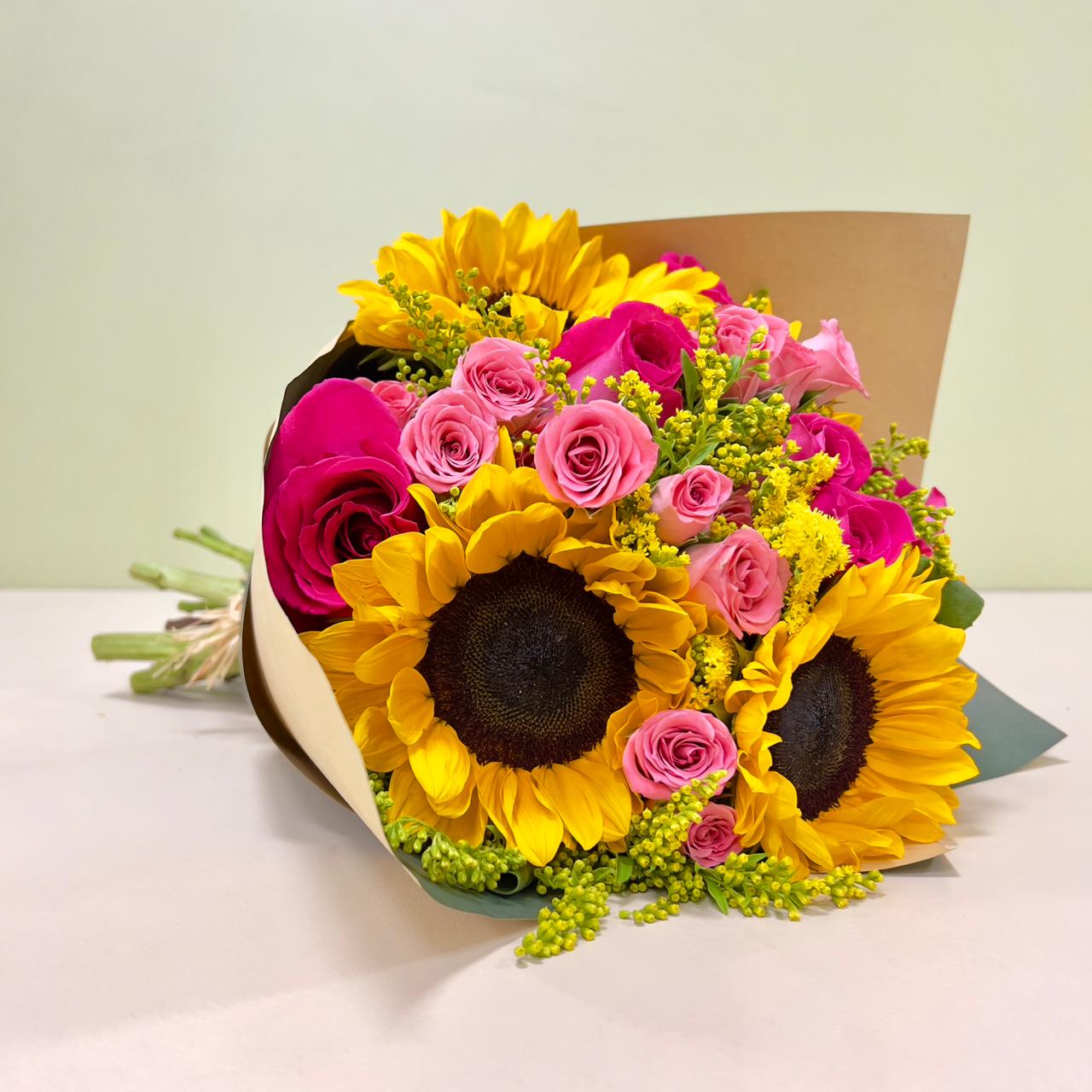 Ramo Girasol & Rosas Fucsia