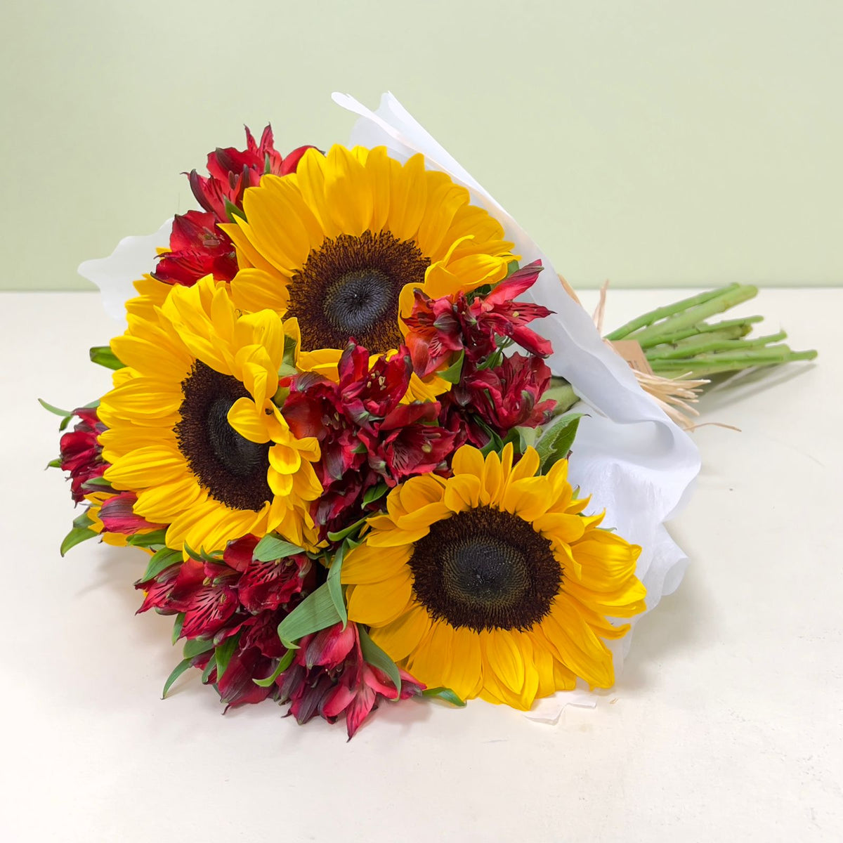 Girasoles y Alstroemerias Rojas RDS