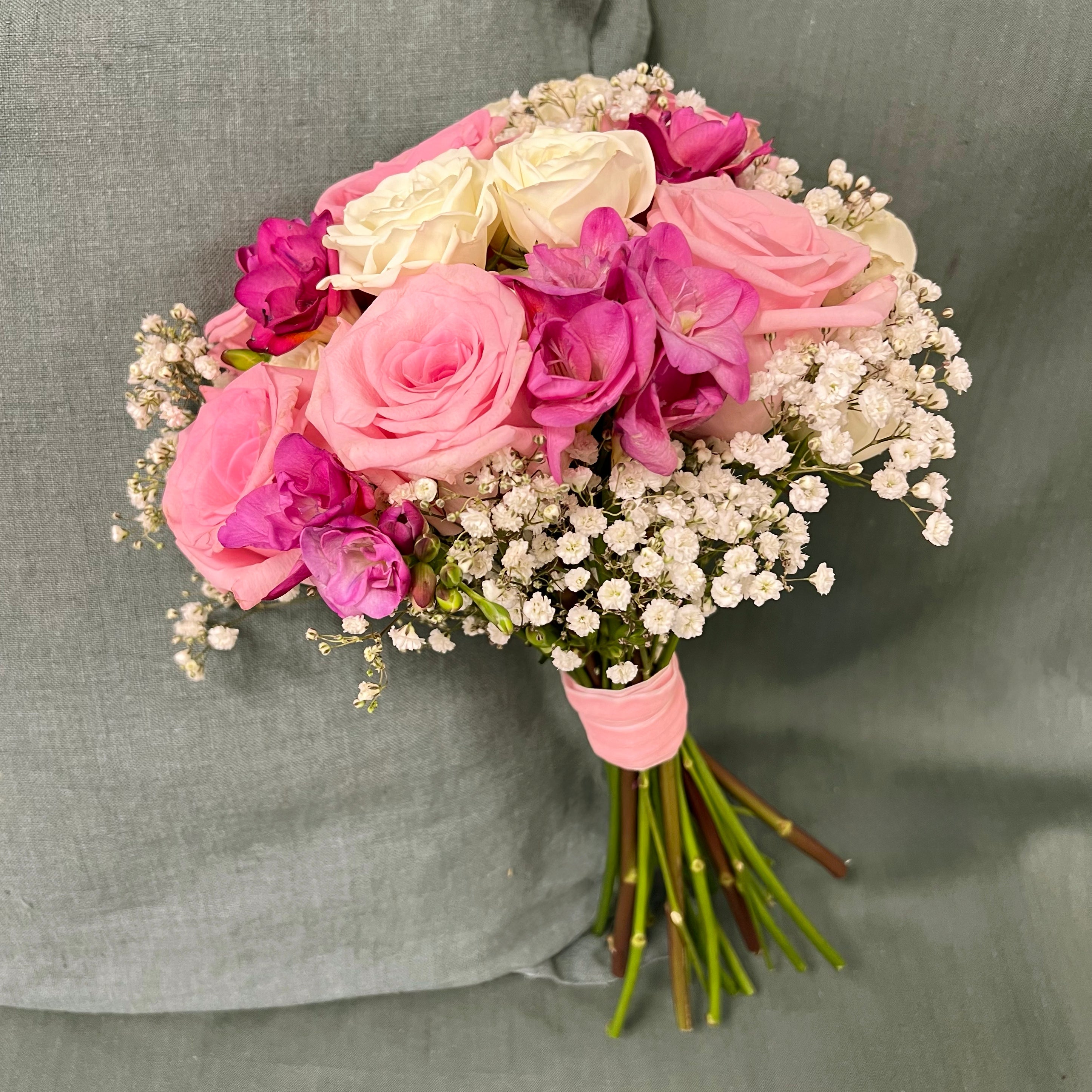 Rosas & Gypsophilia Novia