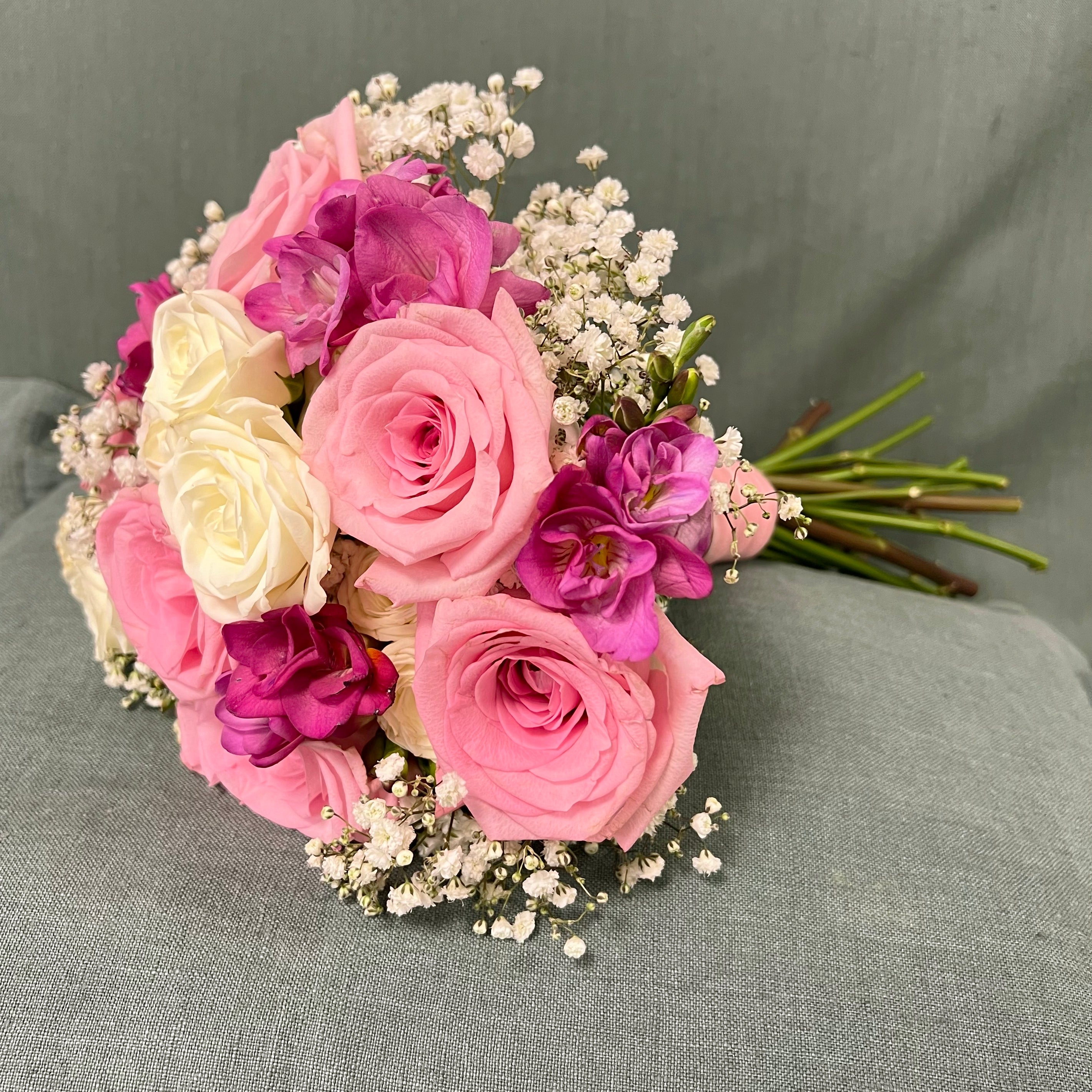 Rosas & Gypsophilia Novia