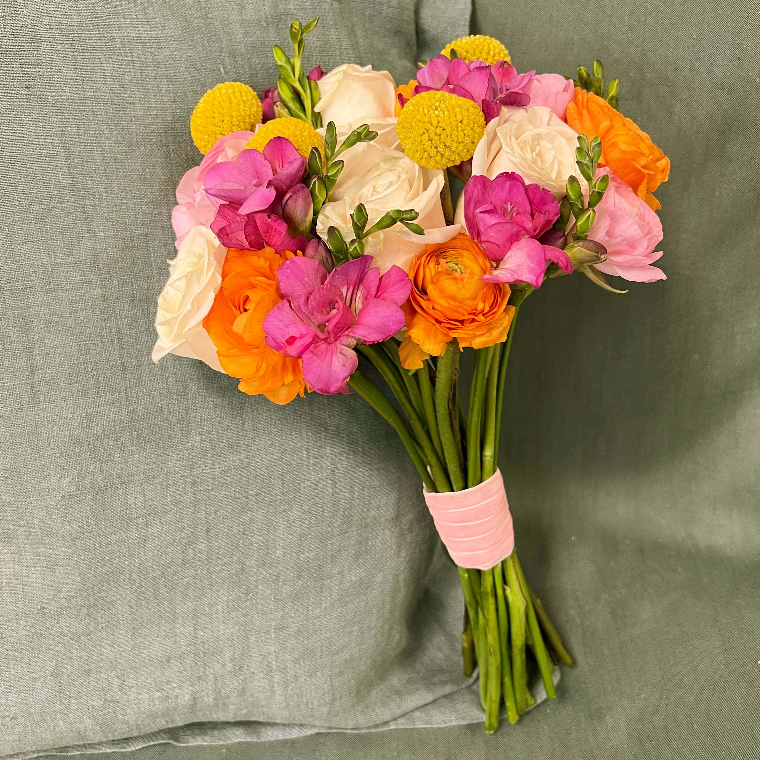 Rosas Blancas & Craspedias Novia