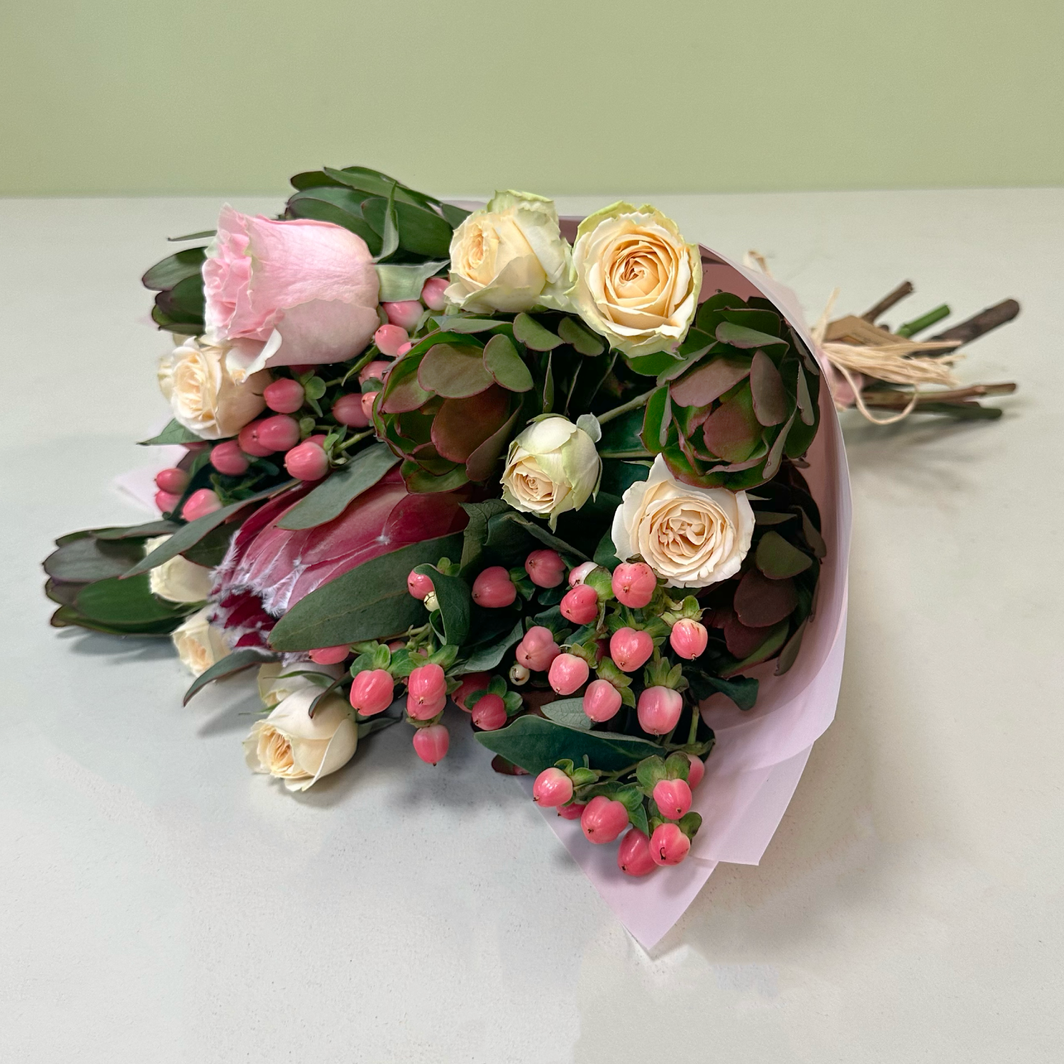 Ramo Protea & Mini rosas+Chocolate
