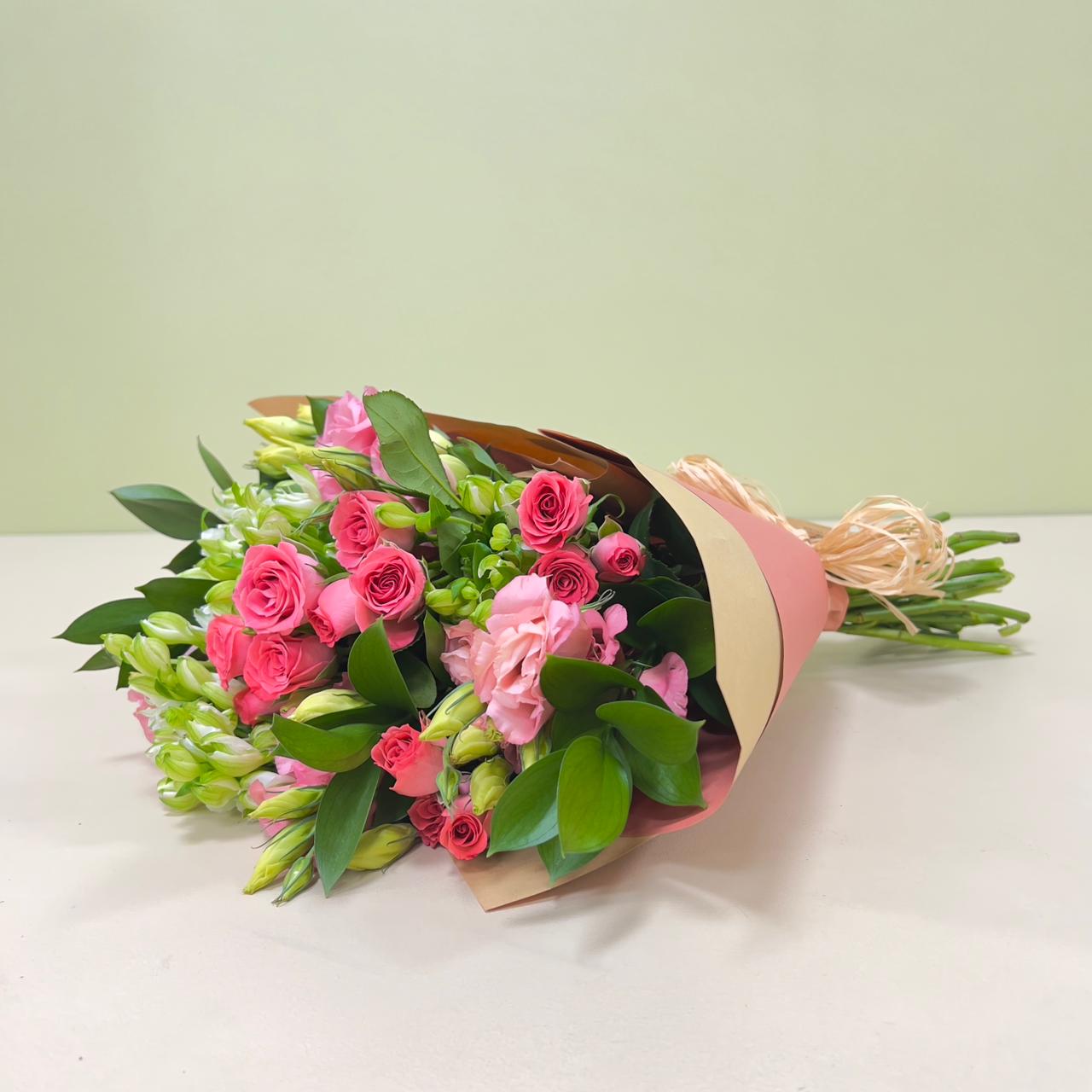 Ramo Lisianthus Rosado & Charmelia