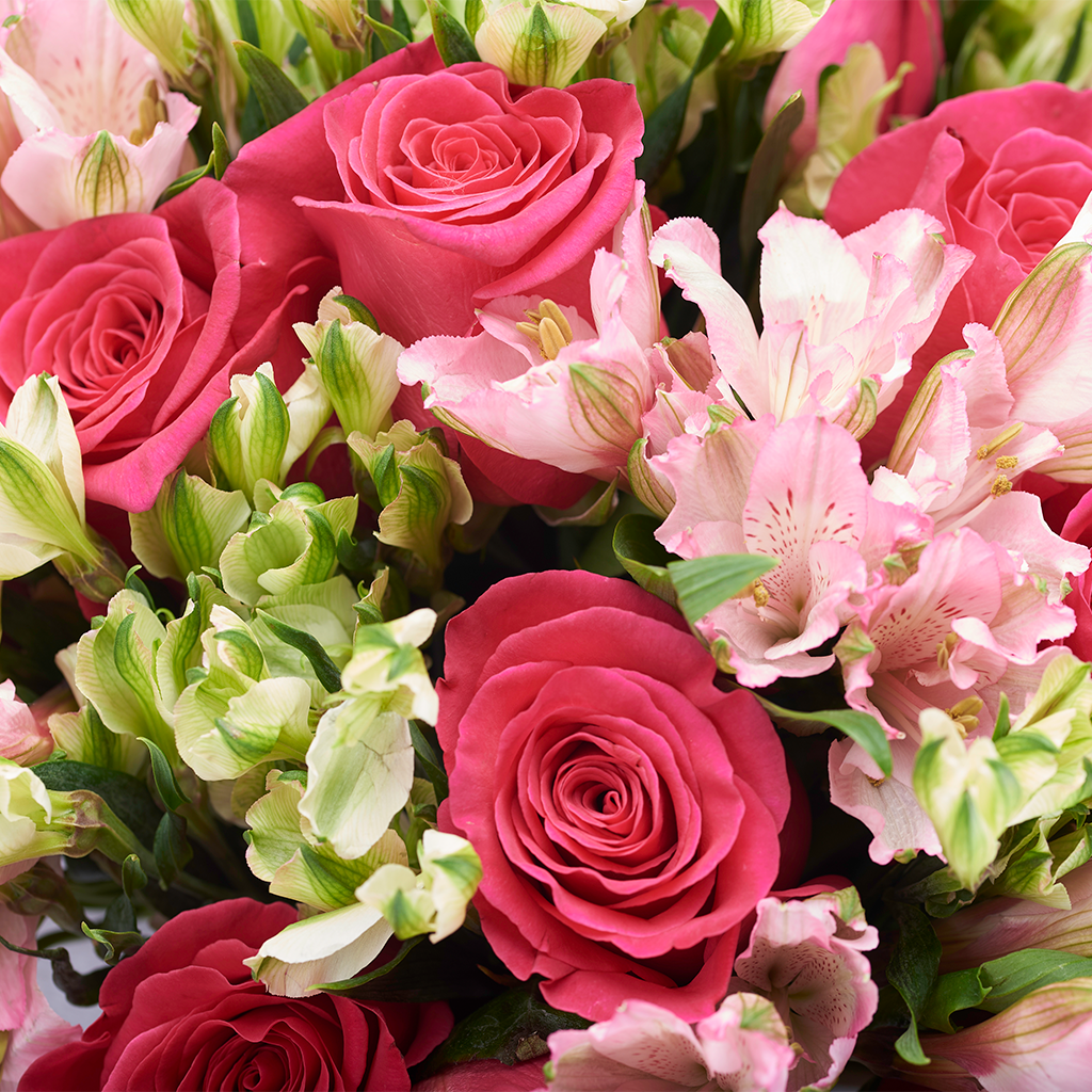 Ramo de Rosas, Alstroemeria y Charmelia.